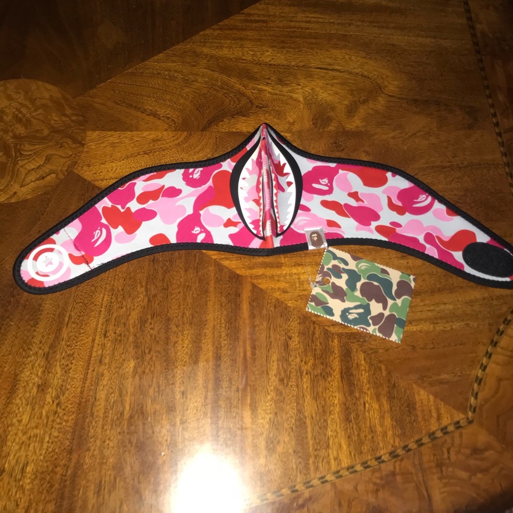 Bape mask camo pink NWT
